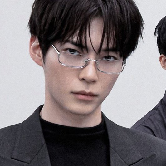 성, Hanbin. tweet media