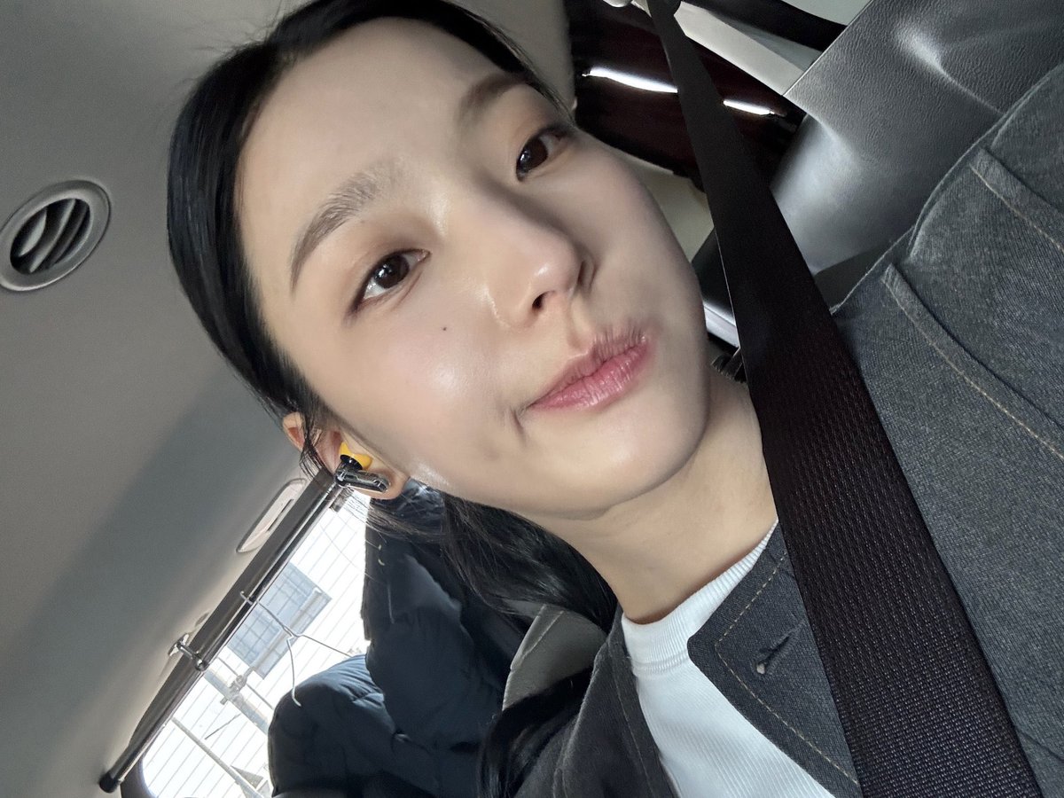 INSEQUENCES's tweet photo. ㅤㅤㅤ
Omw back to Jakarta bersama printilan titipan makanan dari Mamah Resti yang seperti biasa seabreg banget 🤭
ㅤㅤㅤ https://t.co/E7ffoqqDIG