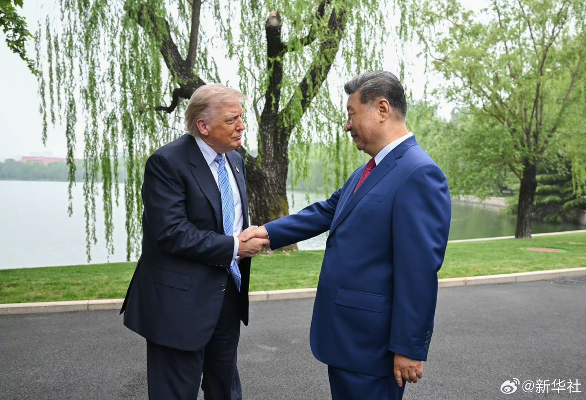 ShanghaiEye's tweet photo. #XiTrumpSummit 🇨🇳 Chinese President #XiJinping and 🇺🇸 US President #DonaldTrump had a restricted meeting on Friday in Beijing. Noting that Trump's visit was a historic and landmark one, Xi said the two sides had set the new vision of building a constructive China-US relationship of strategic stability.
"We had reached important common understandings on maintaining stable economic and trade ties, expanding practical cooperation in various fields, and properly addressing each other's concerns," Xi said.