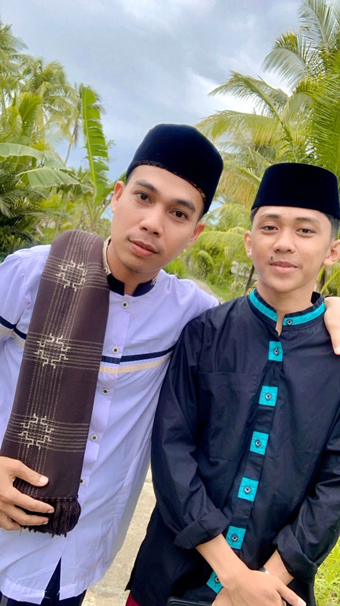 zack_daniel1's tweet photo. #sholatjumat https://t.co/pzgYhgLPif