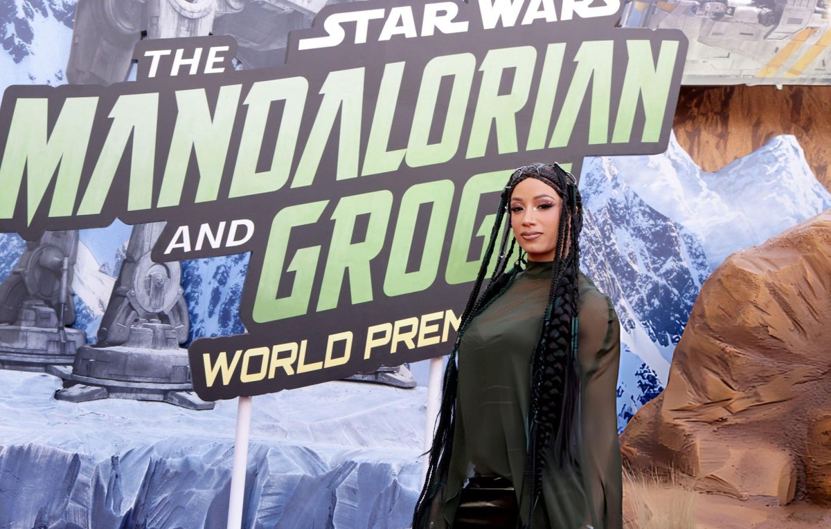 MercedesMoneCom's tweet photo. #TheMandalorianAndGrogu Premiere HQ Photos !!

@MercedesVarnado https://t.co/FaBeXIvyhC