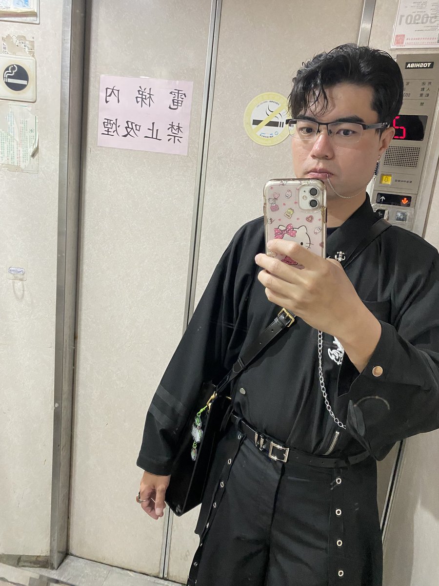 sky0god's tweet photo. 今天走宅宅風 https://t.co/Sz5jT8KxcE
