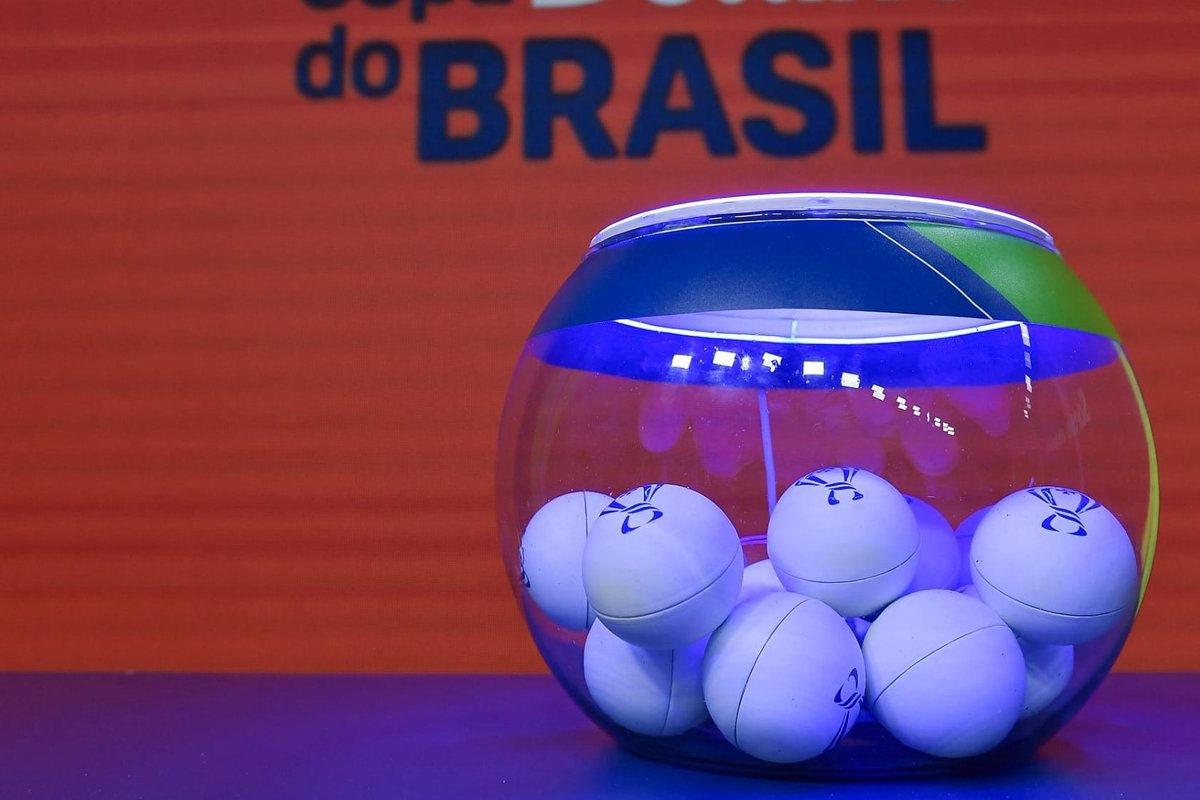 Última Divisão tweet media