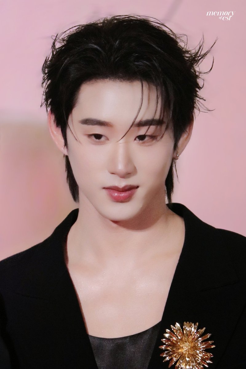 memoryofest's tweet photo. ✨️ 140526 ✨️
สง่าวรวงศ์👑 @EstRvp

WILLIAMEST WESLEY AT KAZZ
#KAZZAWARDS2026xWilliamEst 
#est_rvp https://t.co/ZZFZGcFVWy