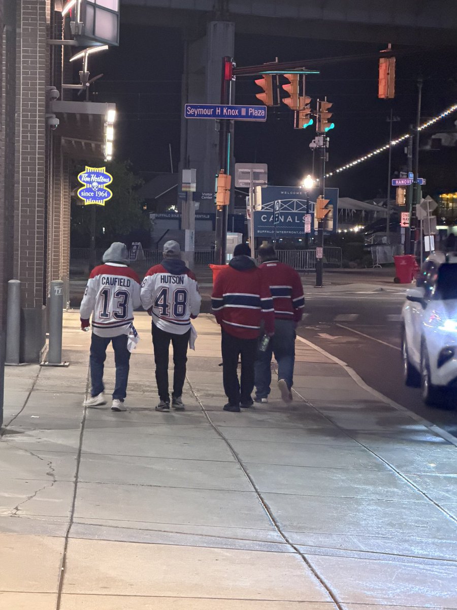 Antho_Martineau's tweet photo. Bonne nuit Buffalo. https://t.co/nX1MDGDEAD