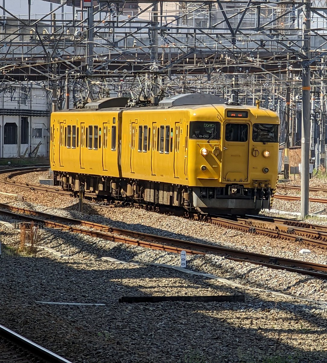 Rpc R9372 ありがとう食パン🍞 3月14日のダイヤ改正にて実質的に運用終了および全廃となったJR西日本115系G編成。 岡山行った時には時々乗ったけど ...