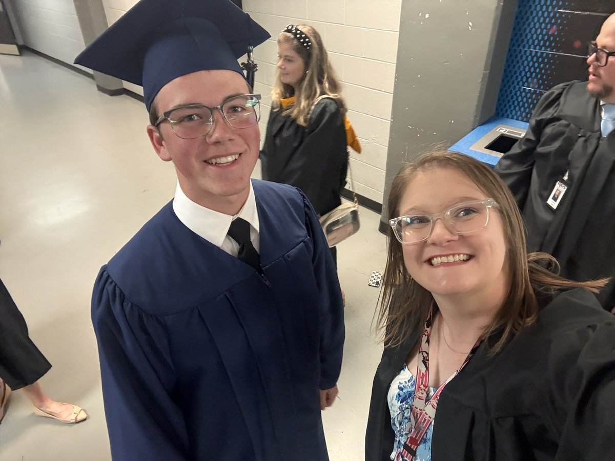 PendergrassAg's tweet photo. What a blast the last four years have been with the Class of 2026! I know you all are capable of great things! @CteSiegel @SiegelHighStars https://t.co/i0HKusG2eq