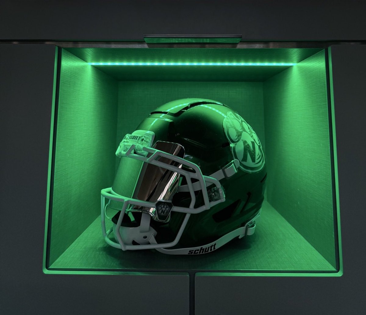 GearGuyGarrett's tweet photo. New F7 looking 🔥 for @NWBearcat_FB best wear the best @GameOne_USA https://t.co/hMmRUqb8JU