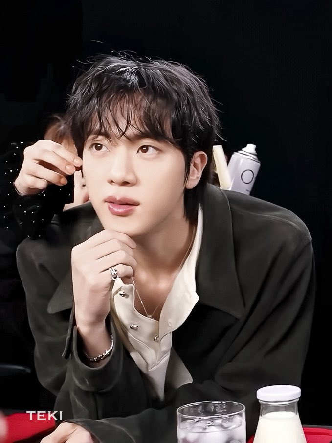 jin_elegant's tweet photo. 사랑하는 석진시💕
행복하길

WE LOVE YOU JIN
#석진이는_멋있어
#방탄소년단진 #진 #JIN
#김석진 #BTSJIN https://t.co/IuoPM45Z07