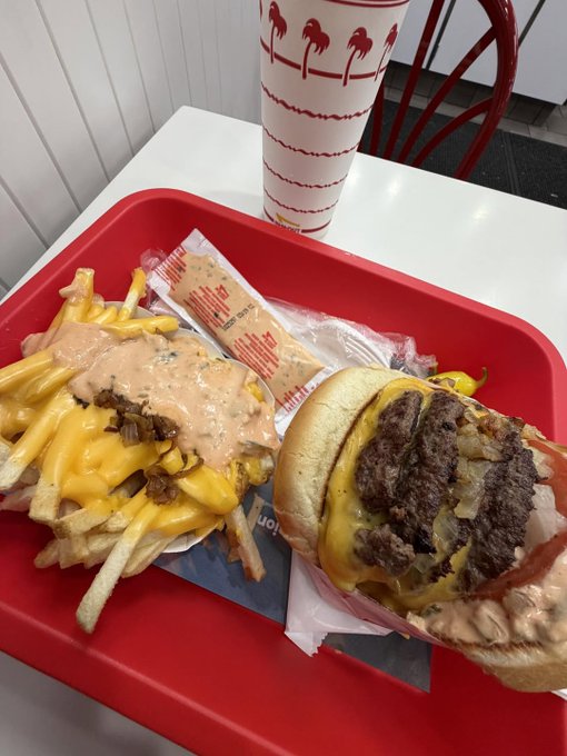 ᶠᵃⁿ In-N-Out Burgers tweet media