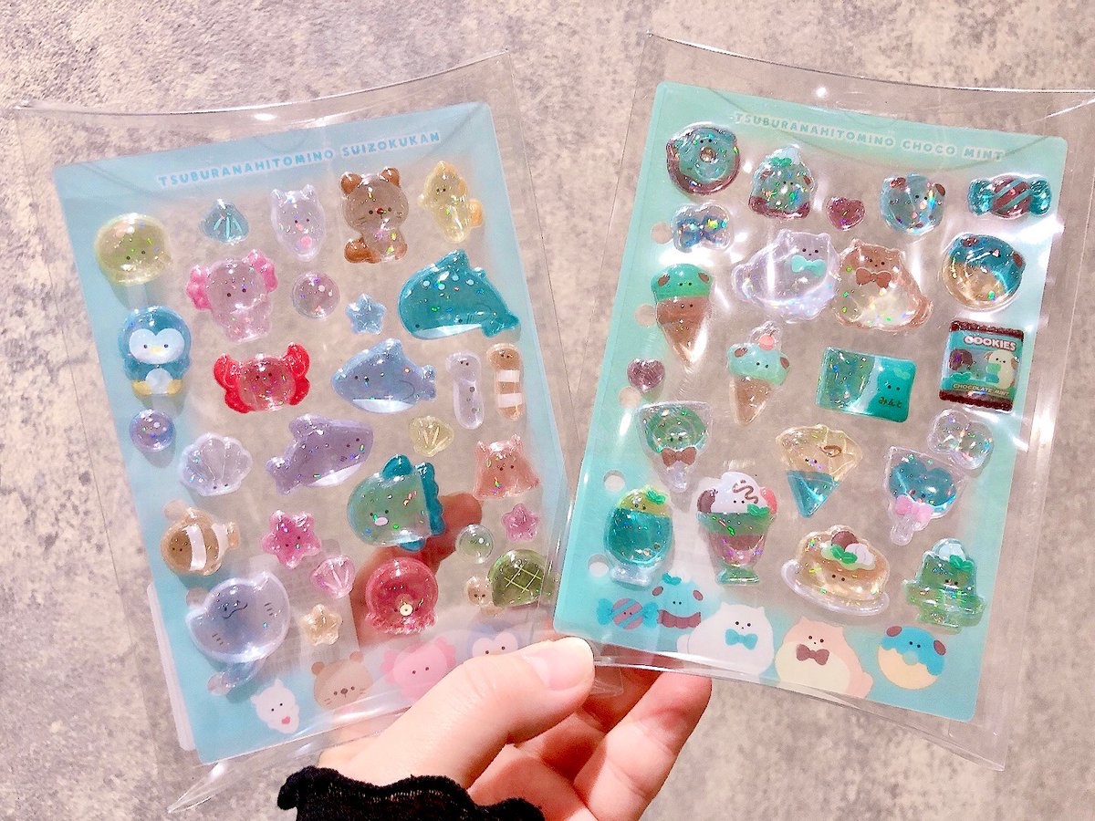 GiGO_Tomakomai's tweet photo. つぶらな瞳の仲間達 コレクションシール登場しました🐬🦪🐶🐈🍓🍫💚

ぷっくり💗きらきら✨シールです🎶全6種🫧ぜーんぶかわいいです😍

���水族館
🦪なまがき
🍓いちごフェア
🍫チョコミント
🐶犬
🐈猫

それぞれシール台紙がセットになっています💁‍♀️

#GiGO #GiGOイオンモール苫小牧 https://t.co/ZKyOFyVhx9