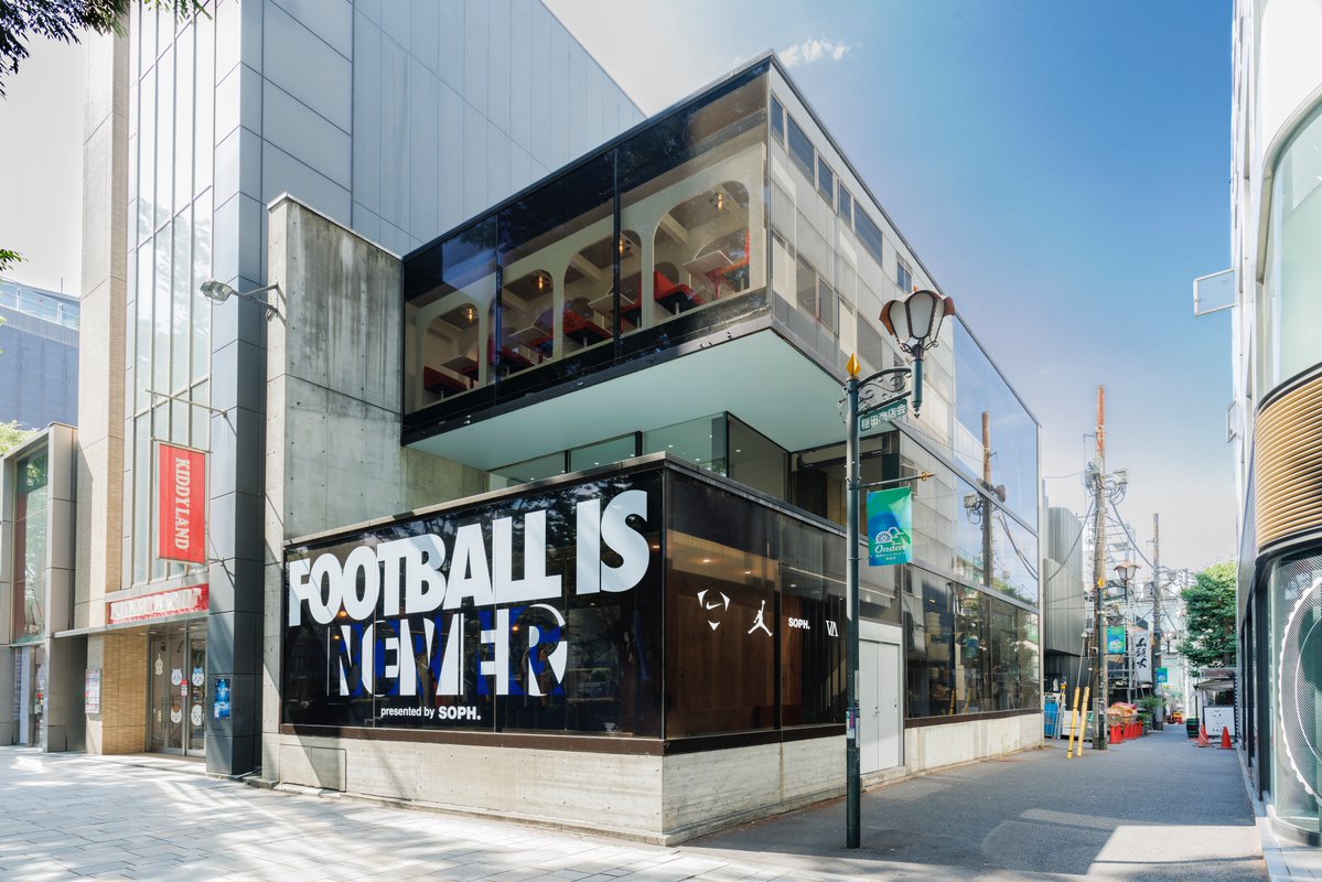SOPH_co_ltd's tweet photo. "FOOTBALL IS NEVER BORING presented by SOPH." POP-UP START TODAY

https://t.co/0gpQStr9op

#SOPH
#FCRB

#va
#vatokyo

#SOPH_NOVELTY
#FOOTBALLISNEVERBORING https://t.co/oWO4MDI18T
