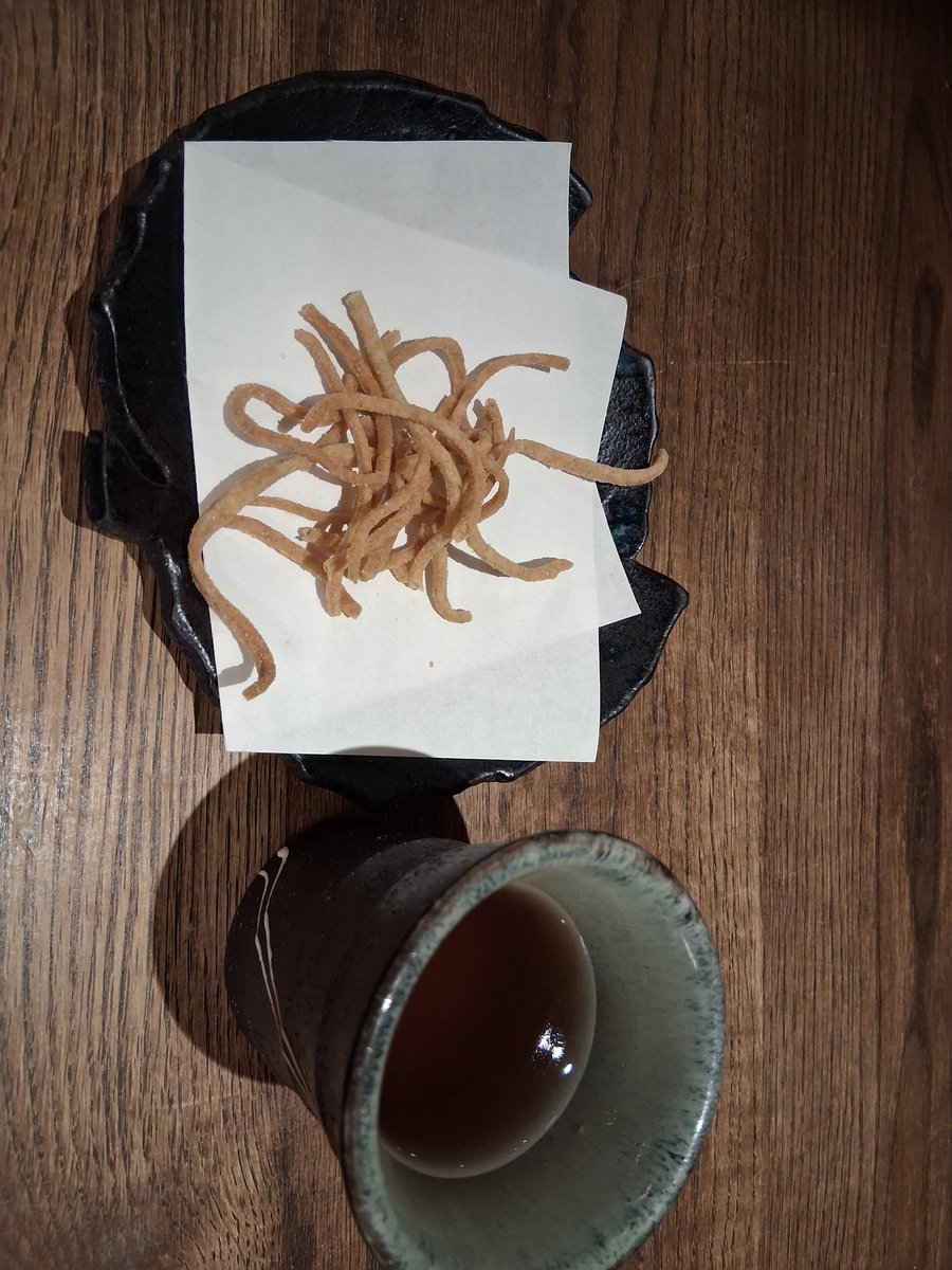 yyhym799's tweet photo. 高1の娘がアルバイトしてるお蕎麦やさん。手打ち10割そば美味しかった。
鴨や天ぷらも美味しかった、減量中なので一口だけ味見。
食器や店内全てセンス良すぎ。
少し値段の良い店なので初めてのアルバイトでよくここで働こうと思ったなと感心したw https://t.co/m0dO1s1b6z