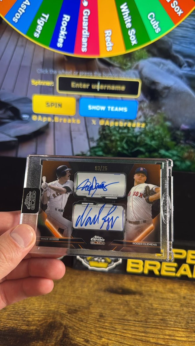 ApeBreakz's tweet photo. Back to back breaks the Red Sox with a monster 🔥🔥 @CardPurchaser https://t.co/4kIt0JAxHU