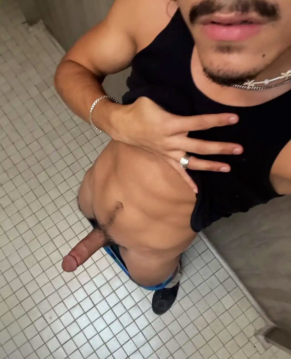 yourcovertboy's tweet photo. 😈 The College boy’s love the backseat special 😌 if you’d like a turn to fuck my Throat my DM’S are open! #cucklistlosangeles #throatgoat https://t.co/8dshR6oE3I
