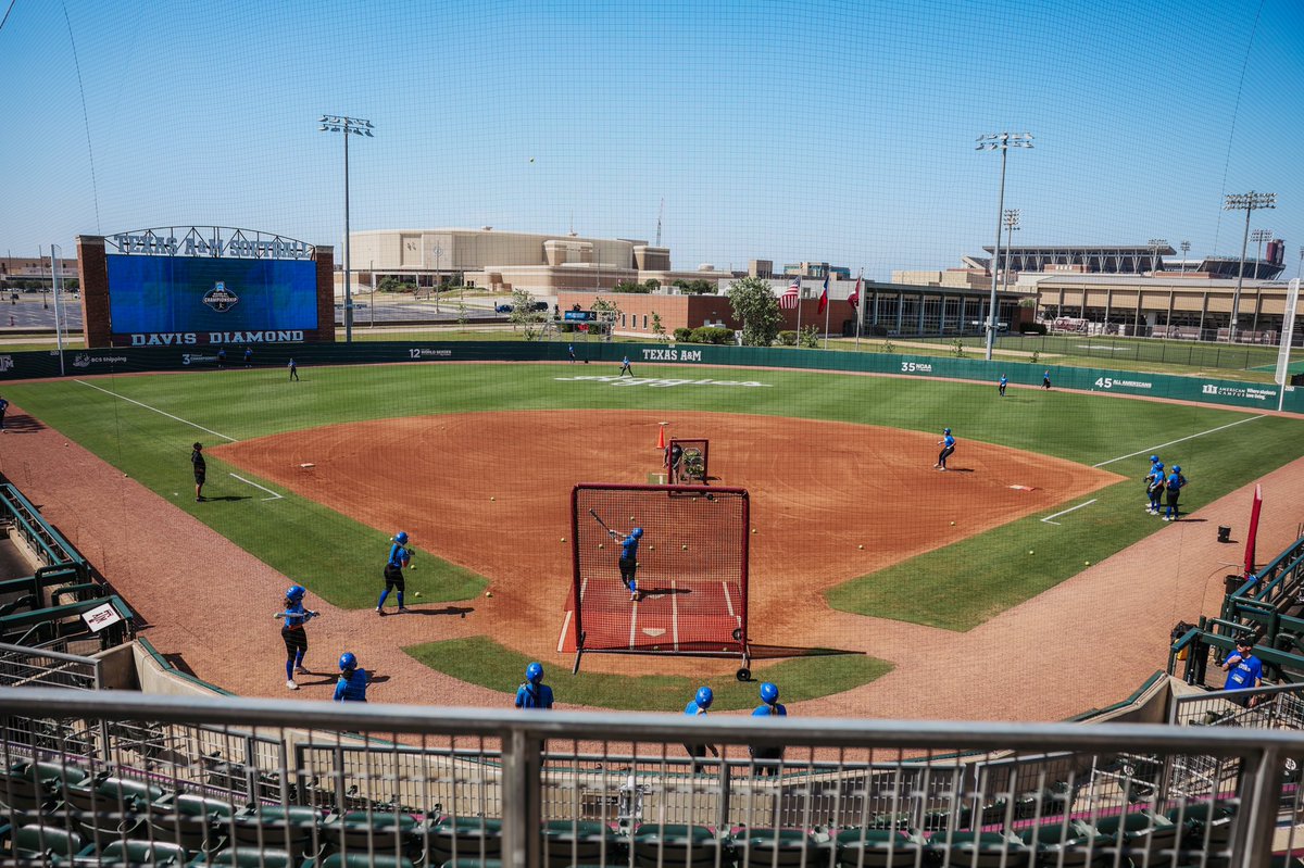 McNeeseSoftball's tweet photo. Cowgirls 🤝 Davis Diamond 

#GeauxPokes https://t.co/RlD0GBlRvE