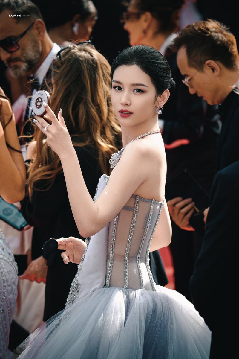 Pretty Yezi (Half Moon ng ChengZhou) 🌙 tweet media