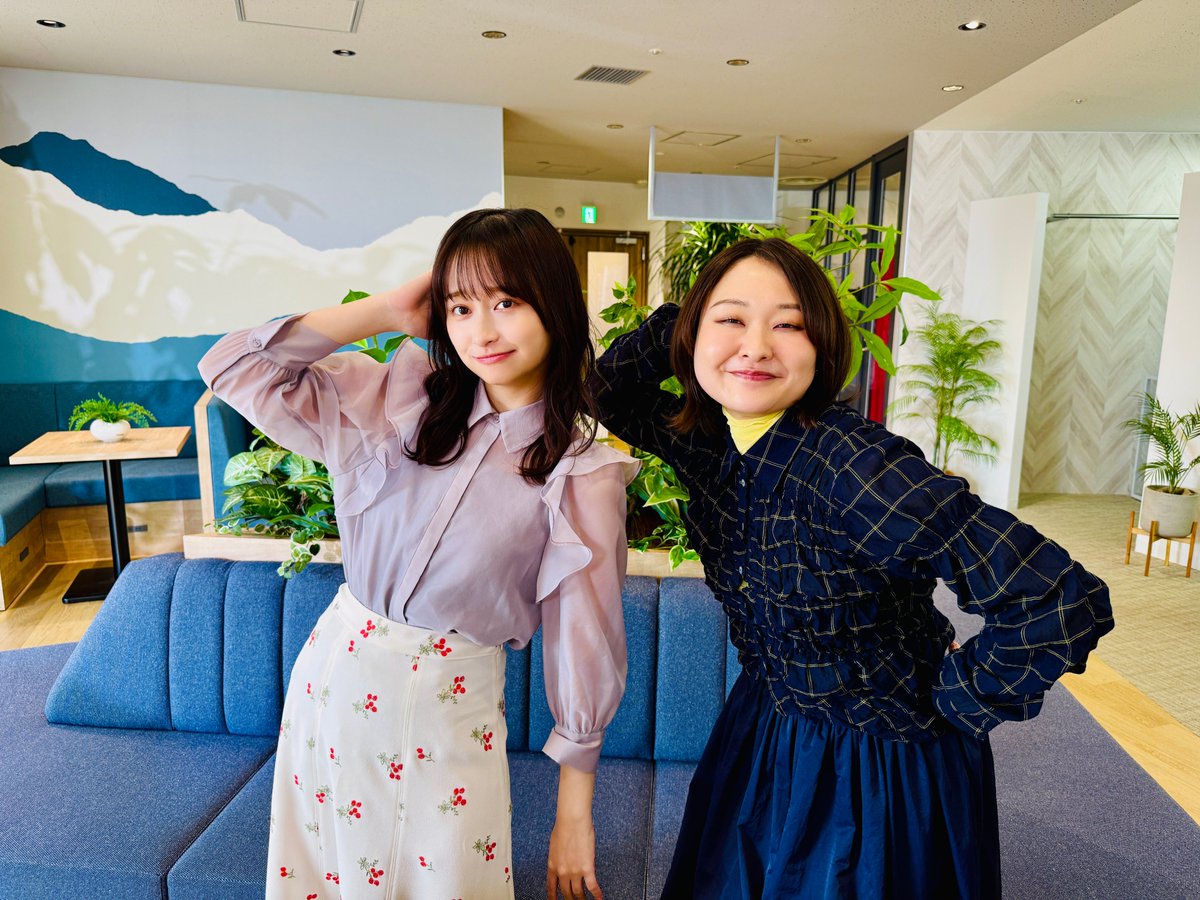 wellmi_nessko's tweet photo. 「#ウェル美とネス子。」
本日よる10時54分📺

第80話
｢スイートオレンジの香りで
 新生活のストレスを撃退？｣

不安や緊張を和らげ
睡眠の質を高める効果も期待できる
#スイートオレンジ の香り🍊

詳しくは番組で✅

このポーズのワケは放送で⁉️
ウェル美 #影山優佳 さんと
ネス子 #吉住 さん📸 https://t.co/maG72nIeDg