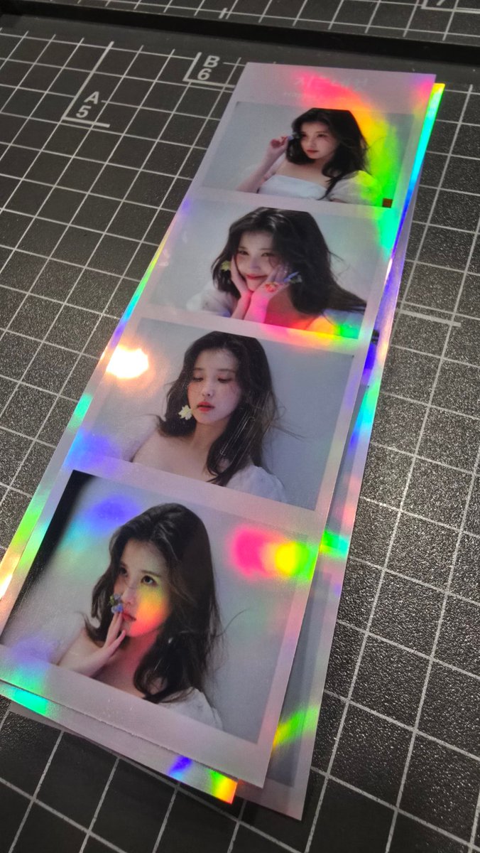 sinchonrobin's tweet photo. 새로 올라온 사진이 너무 예뻐서 지은네컷으로 만들어 봤어요. 

생카 동안에도 계속 만들고 있어요. 홀로그램 스티커지는 접착제가 묻어나서 작두를 수시로 닦으면서 한 장씩 작업해야해서 좀 더뎌요. 

그래도 갓 만든 걸 받고 좋아하시는 유애나분들을 보면 신나네요.^0^/ https://t.co/hD9arTXS0k
