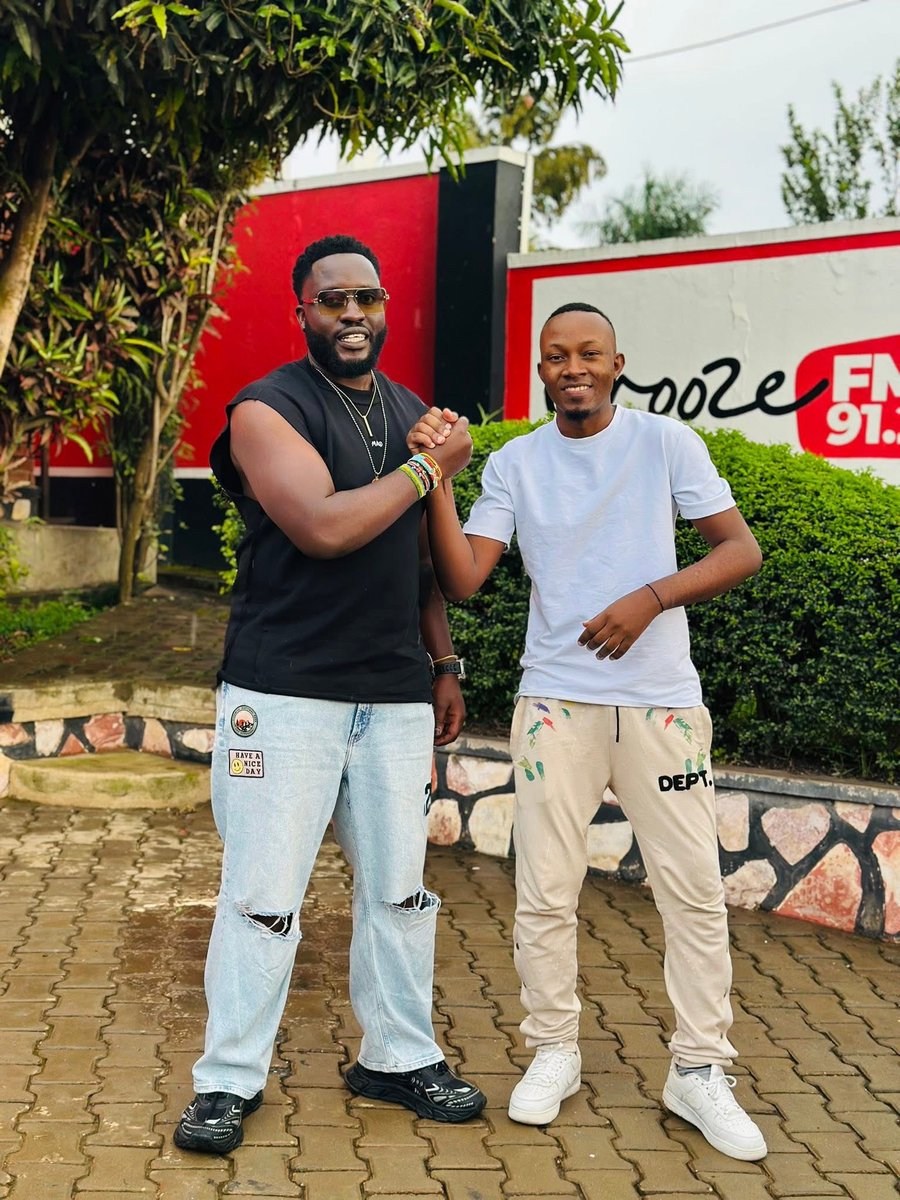 912CroozeFM's tweet photo. THE MORNING ADDICTION:
๐๐ฅ Itโs the MID-MONTH #TGIF_EDITION and the vibes are already on ๐๐พ๐บ๐พ!
Hanging out tonight with your favorites @BelgaLive1997 The Voiceboy of Mbarara ๐ค & @deejaystingerug The Party Sting ๐ง๐ฅ
Good music, crazy vibes, and nonstop energy all night long ๐๐พโจ
๐So tell usโฆ where are you catching the party from tonight? ๐๐๐พ #TGIF #WeekendVibes
https://t.co/AStWN0ZXul
#MorningAddiction
#CroozeFM
#Mbarara