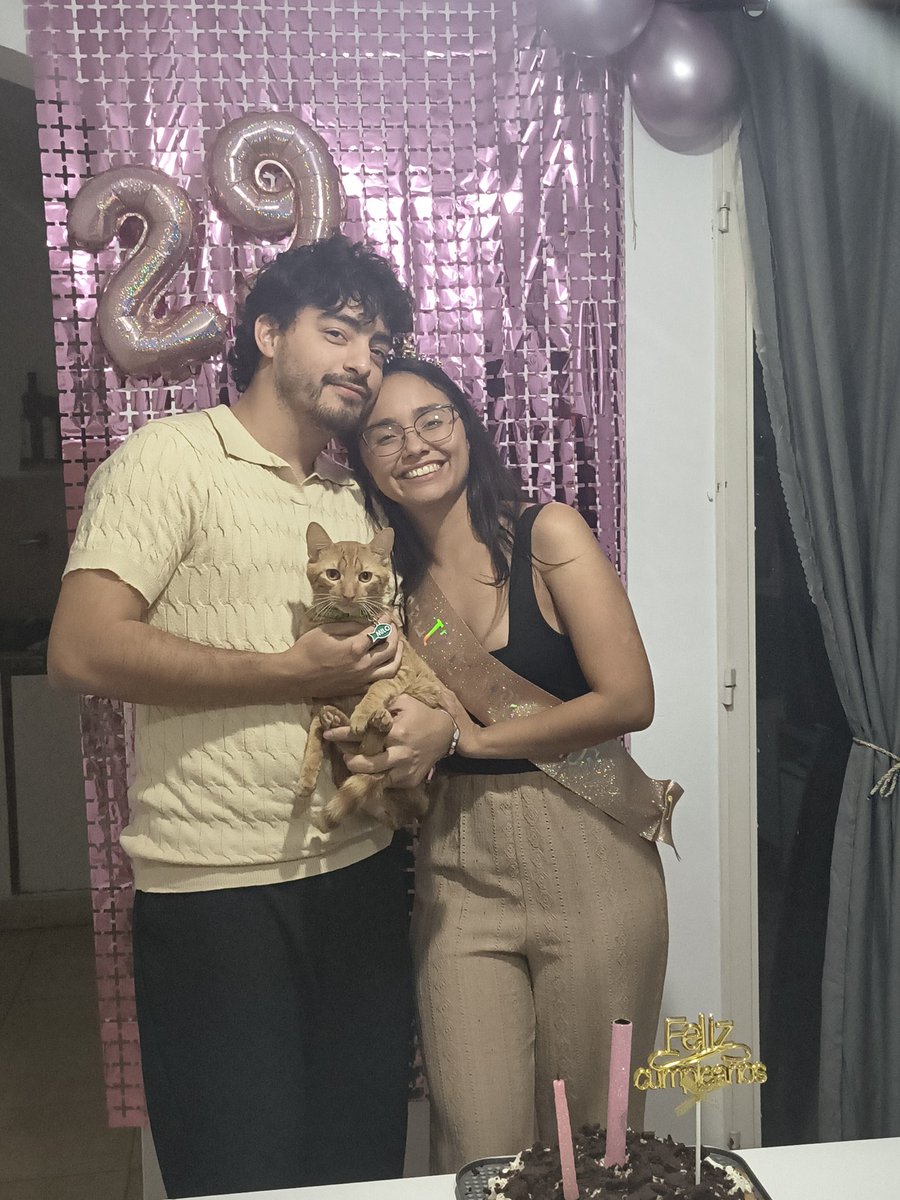 piliferreyraq's tweet photo. Cumplió años mi hermana 🫶🏻 y todo es felicidad siempre. 
Te amo amiga, soy feliz viéndote sonreír ❤️ https://t.co/R3zRVWdMvh