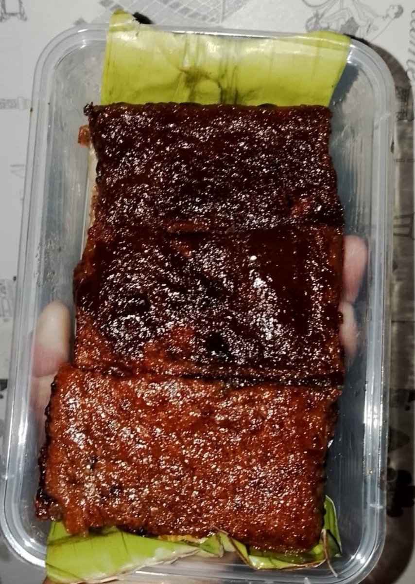 FhqJackie's tweet photo. Kain muna tayo ng bibingka🙌😋🤤
Ganito sobrang dikit ng 13 DDS Senators Alan Peter Cayetano, Robin at Bato dumagdag pa si Jonvic. Mahirap paghiwalayin. Dikit na dikit 🤪
#hugot https://t.co/r8ZCj43Pey