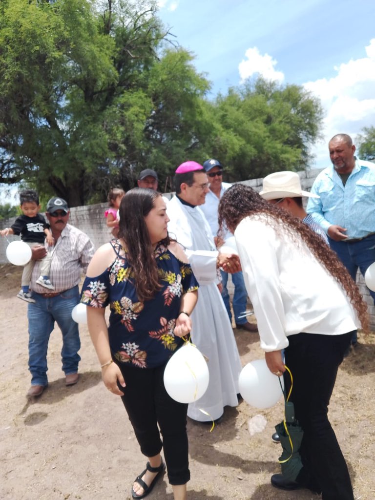 eqmisionero's tweet photo. Visita Pastoral en Santiago Papasquiaro, Durango, un experiencia de comunión y misión. Una oportunidad para vivir la cercanía con las comunidades, y recorrer las calles de la periferia en el Visiteo Misionero a las familias, personas solas y ancianos. https://t.co/E3Q206T8Zn