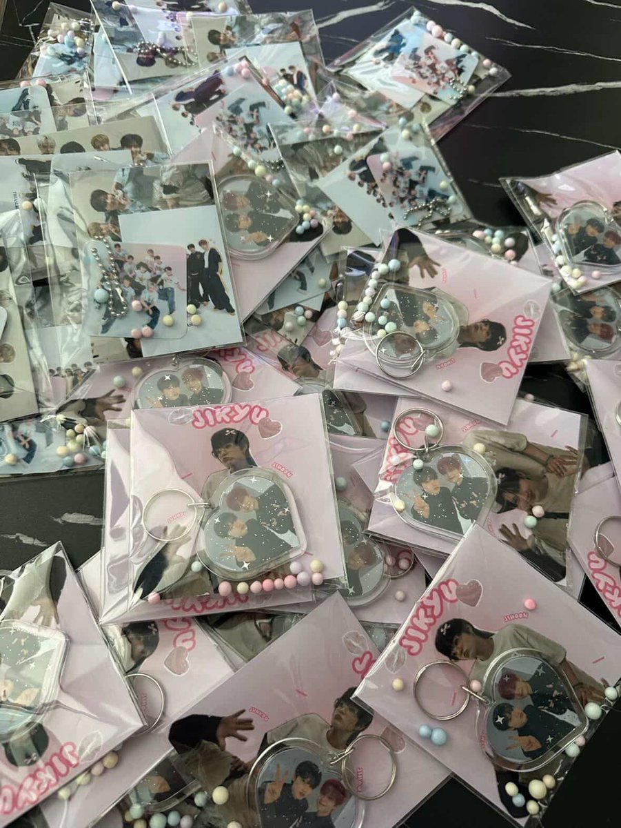 watanabejunkyu1's tweet photo. 𝙠𝙞𝙣𝙙𝙡𝙮  ིྀ 💎
𓏼✿ᣟ₊⊹݂.ɢɪᴠᴇᴀᴡᴀʏ #PULSE_ON_IN_BANGKOK

🤎 keychain member ᴛʀᴇᴀꜱᴜʀᴇ

🏟️ ɴᴀᴛɪᴏɴᴀʟ ꜱᴛᴀᴅɪᴜᴍ
⋆.𐙚˚ 𝟣𝟨 ᴍᴀʏ 𝟤𝟢𝟤𝟨 | ⏱️ ᴛʙᴀ
เราทำของแจกพรุ่งนี้อย่าลืมแวะมารับกันน่า
🩵✨

#giveaway

 #TREASURE_PULSE_ON_IN_BKK https://t.co/HhEwJJRuF8