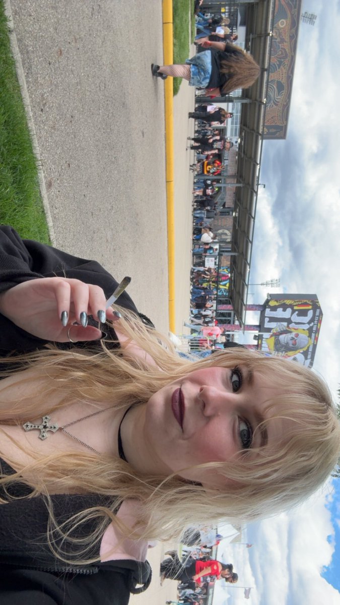 wentztrash's tweet photo. sonic temple day one joint selfie https://t.co/LetOm6YQLb