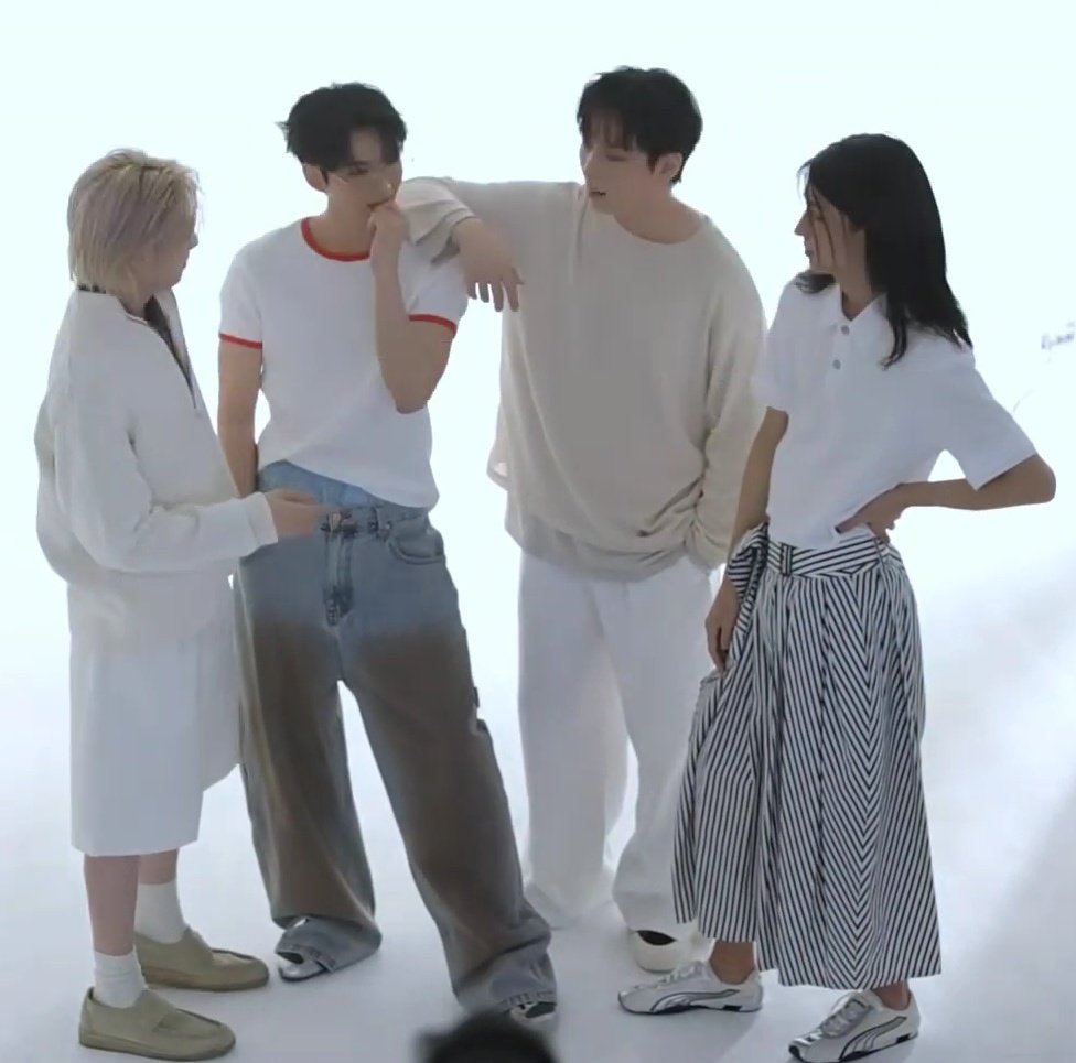 포티 tweet media