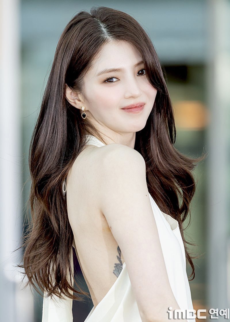 Suohee's tweet photo. Off to Paris for Cannes 2026. 🏹🤍✈️ https://t.co/uC8lb0qBjF