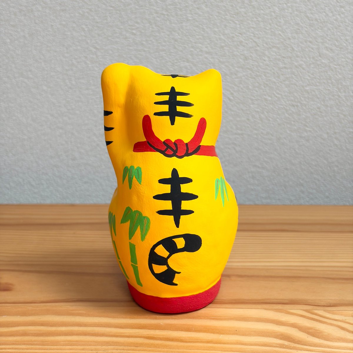 招き猫(トラ)】 オンラインショップへアップしました⤴️ 前に作った