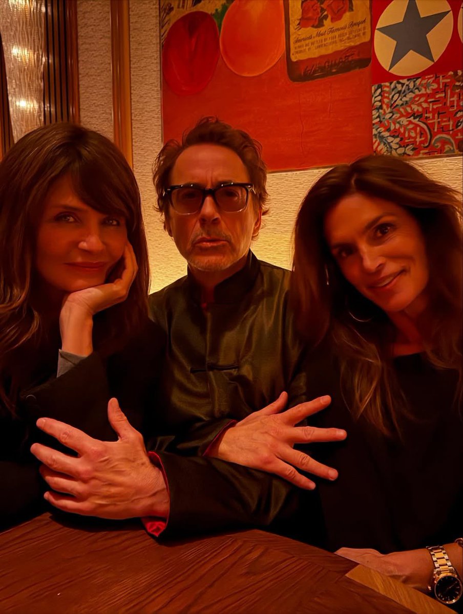 RDJBrazil's tweet photo. ELES! Simplesmente Robert Downey Jr. ao lado de Cindy Crawford e Helena Christensen. 

📸 Robert Downey Jr. via Instagram. https://t.co/WlmDOyc59M