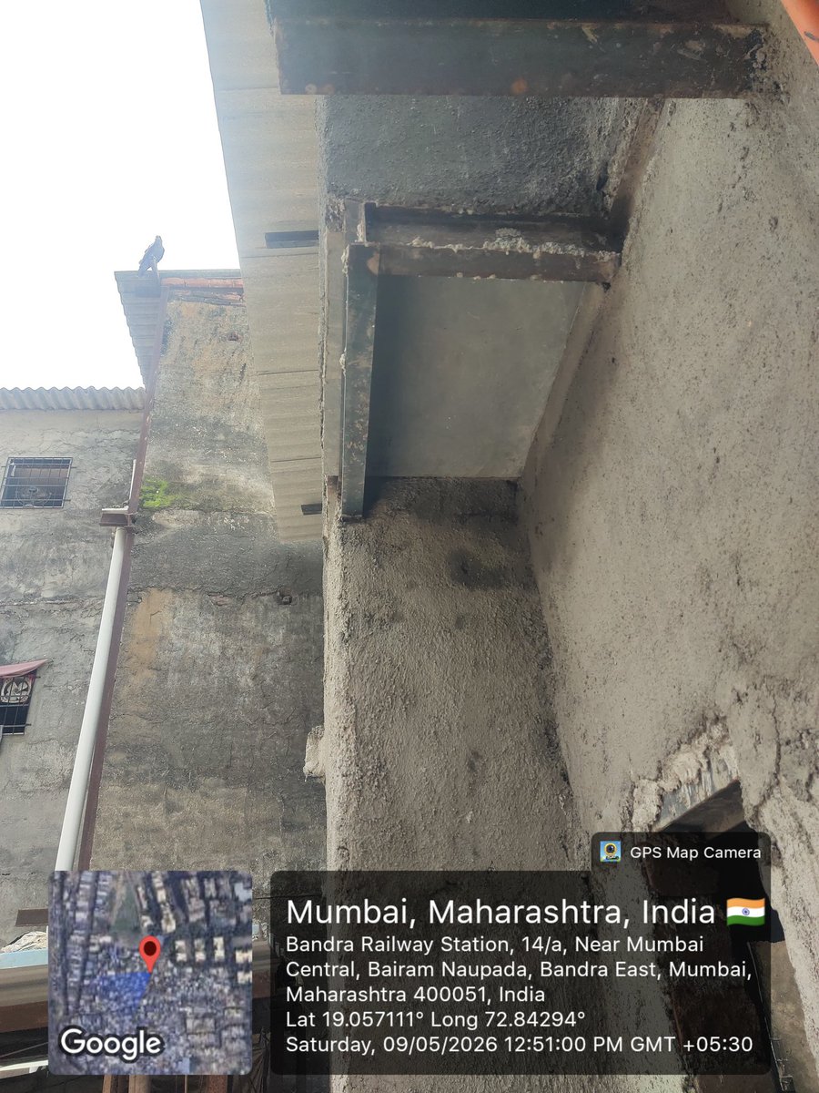 ApniSarkar5's tweet photo. Urgent help requested from @mybmc @MumbaiPolice @CPMumbaiPolice @CPMumbaiPolice @mybmcWardHE
Illegal multi-floor construction ongoing at Room No 298, 8th Road, North Lane, Malang Gali, Behram Nagar, Bandra East near Mohd Ali Kirana Shop.Repeated threats, intimidation &amp; harassment https://t.co/eksBVYNc2J