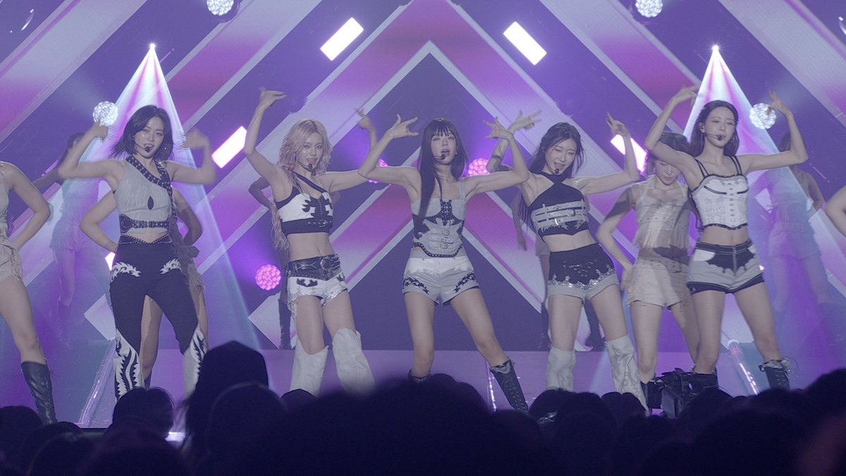 ITZY tweet media