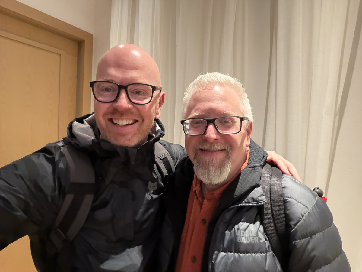 mikeschwarz's tweet photo. So I had my AI pendent on while I gave a talk for EO Toronto on the “Age of Agents”.  Check out the summary and mind map here >>  https://t.co/fneka6lhiP

Big thank you to the EO Toronto board for such a warm welcome into what feels like new family.  ❤️🙏 https://t.co/AYKJY2cXAs