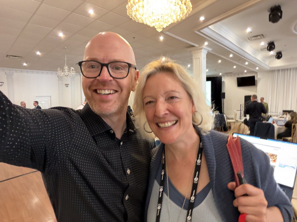 mikeschwarz's tweet photo. So I had my AI pendent on while I gave a talk for EO Toronto on the “Age of Agents”.  Check out the summary and mind map here >>  https://t.co/fneka6lhiP

Big thank you to the EO Toronto board for such a warm welcome into what feels like new family.  ❤️🙏 https://t.co/AYKJY2cXAs