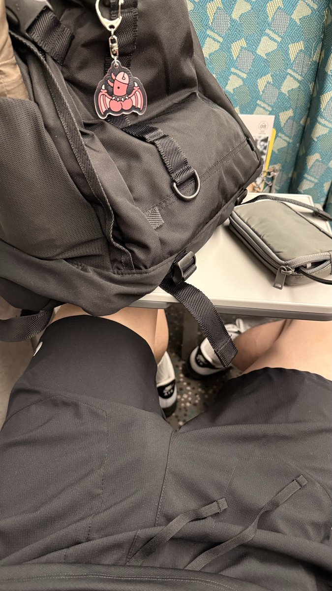 a9iraffe's tweet photo. 新襪配新鞋 https://t.co/Gd67l2SVEZ