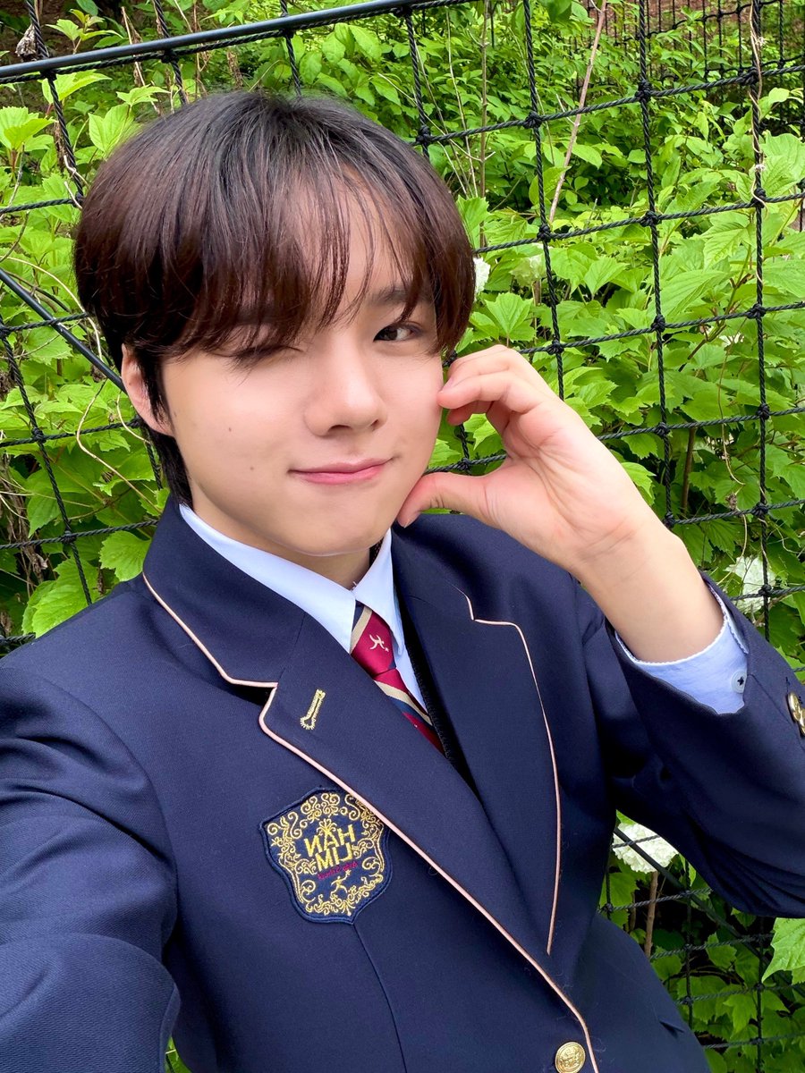 thewind_twt's tweet photo. [#안찬원] 오늘은 더윈드의 3주년!! 언제나 곁에서 행복을 줘서 고마워요! 앞으로도 함께 빛나는 하루하루 보내봐요!! https://t.co/GpdP13TEzS