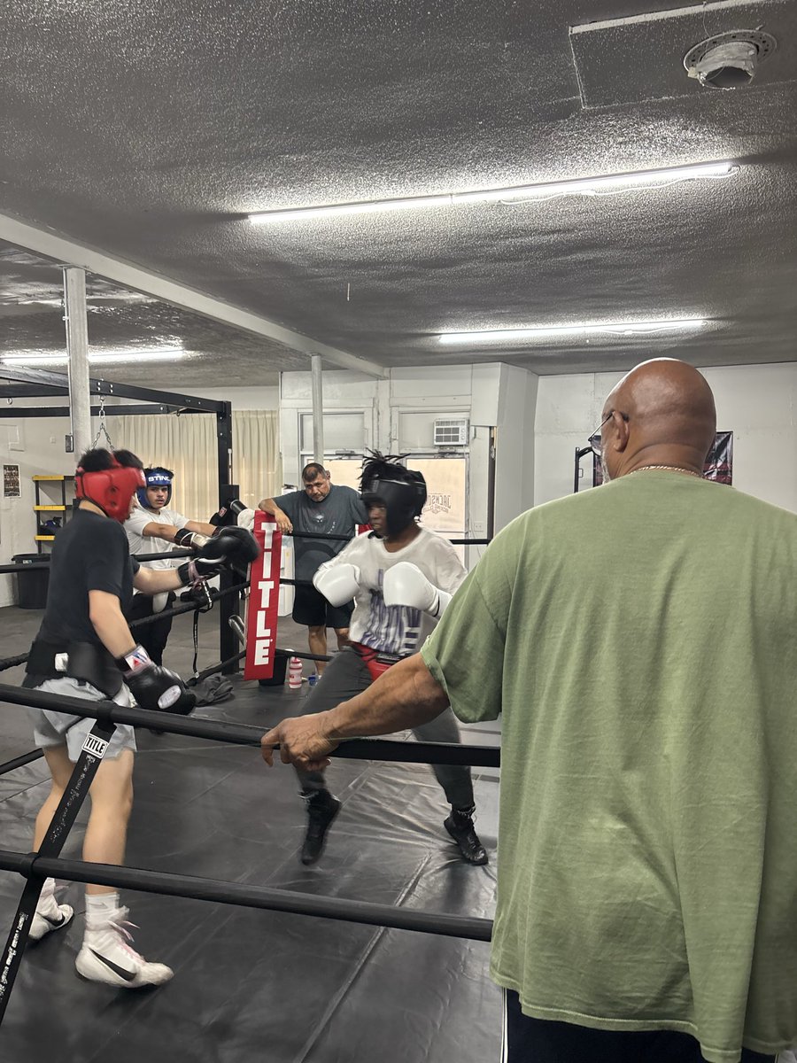 Davis Boxing Club tweet media