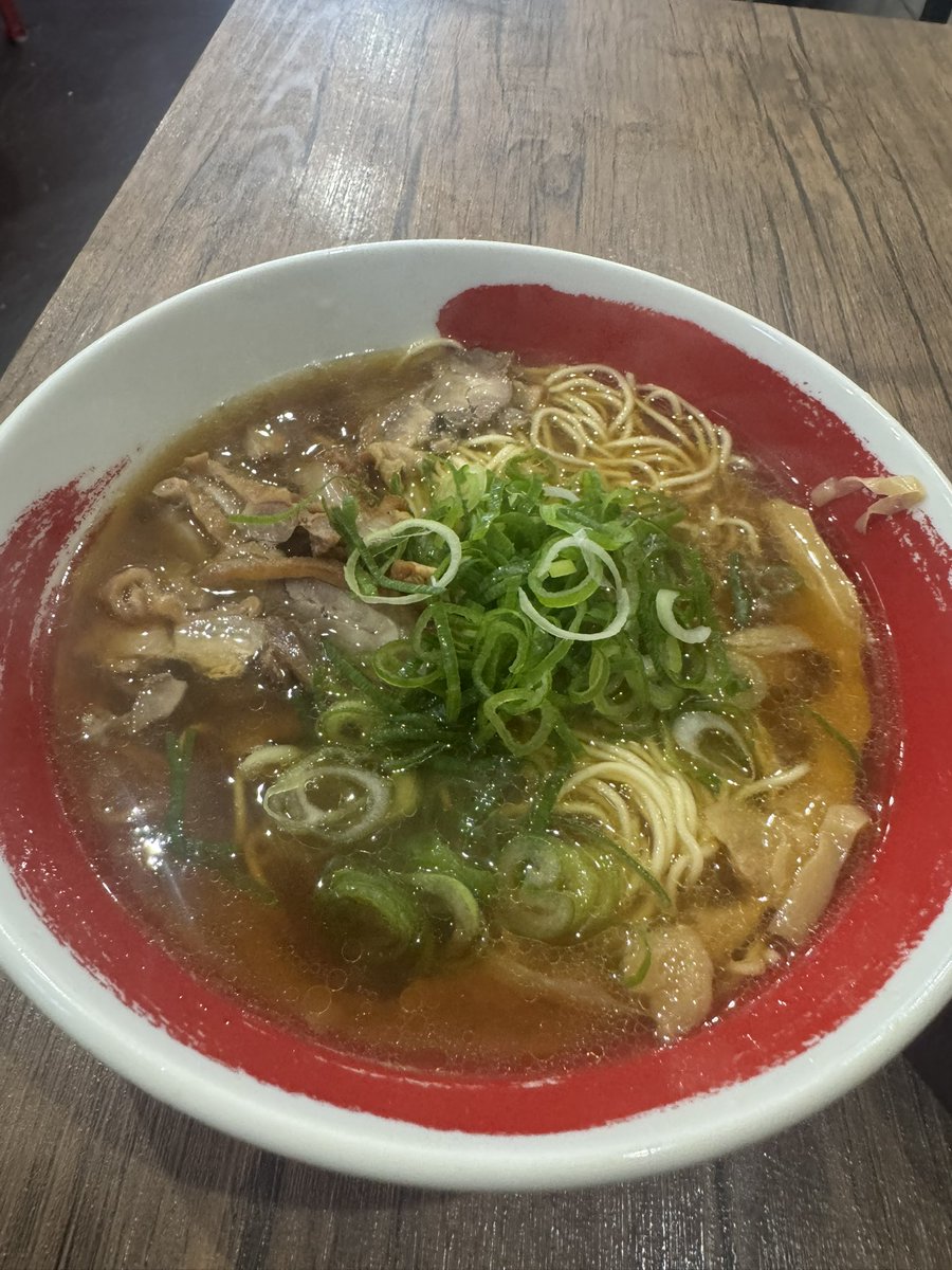 べーよー tweet media