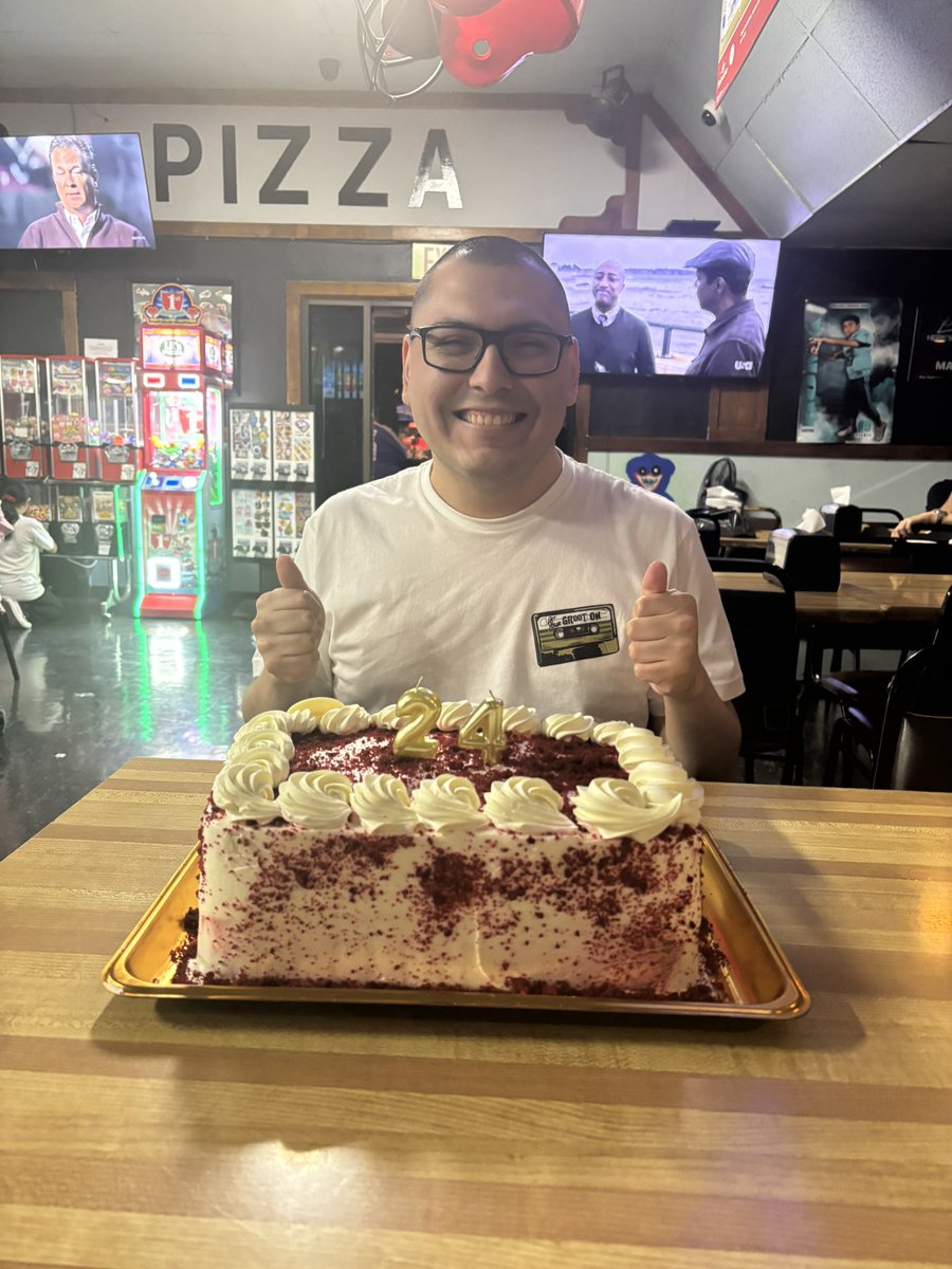 ironmatt2002's tweet photo. So happy 😁 to be turning 24 on my birthday today https://t.co/KLApuR61aK