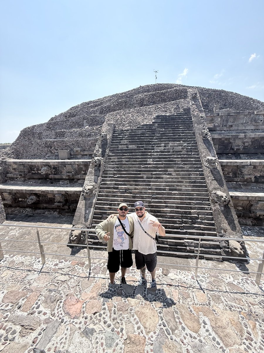 Rawfaaaaa's tweet photo. What a time in 🇲🇽 https://t.co/JPK6xRn4Oy