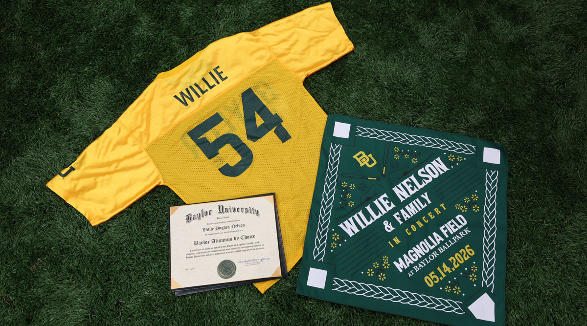 Baylor's tweet photo. Welcome home, Willie. 💚💛

A historic night with @WillieNelson and Family at Magnolia Field at Baylor Ballpark: https://t.co/SkCv3HQvT7