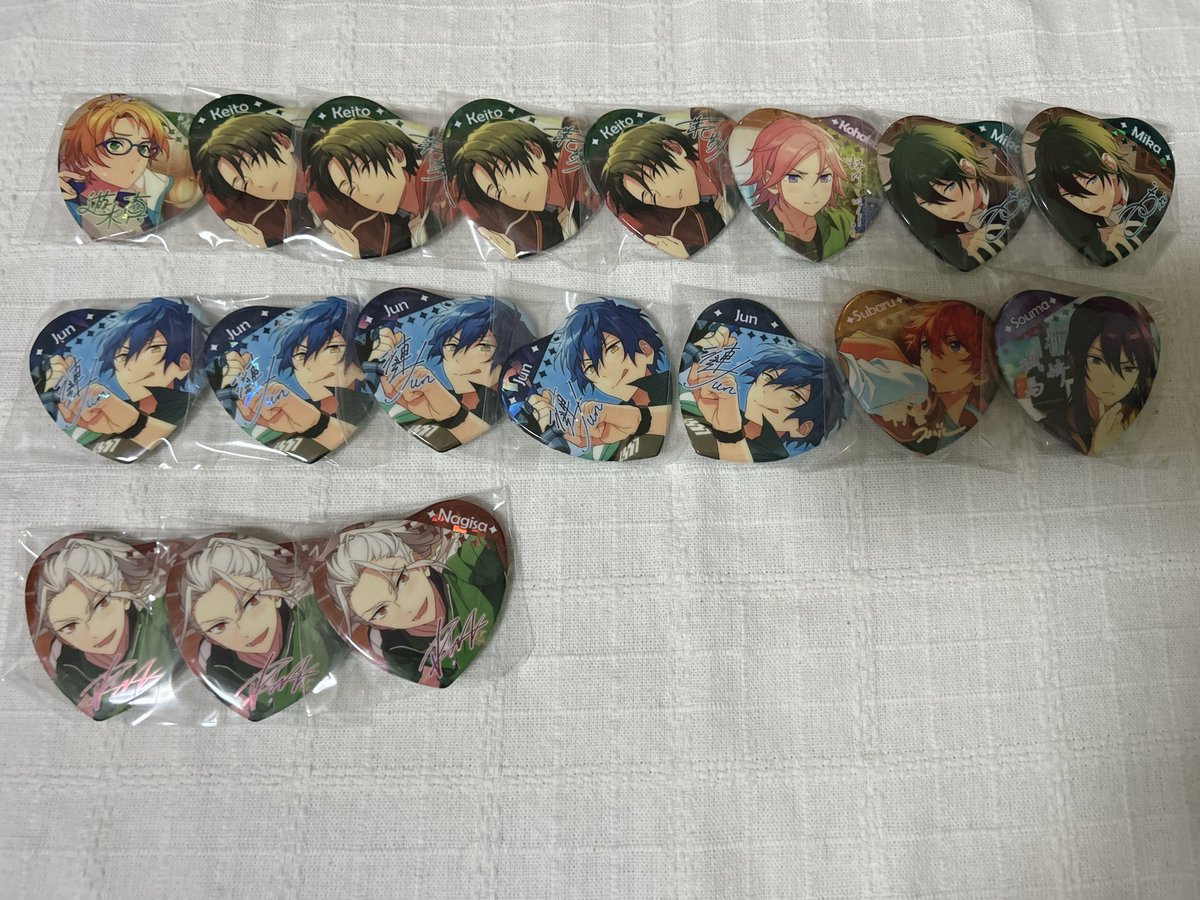O308__'s tweet photo. あんスタ 交換 缶バッジ ぱしゃこれ ぱしゃっつ アクスタ

譲：画像のもの
※絆アクスタ 敬人のみ1度組み立てましたので¥600

求：元ポスト画像①.②

比率やお取引方法等、お気軽にご相談ください🌼
元ポスト画像③④を除くすべてのものは、画像条件にてお買取も可能でございます。 https://t.co/pyL0lhl3lg