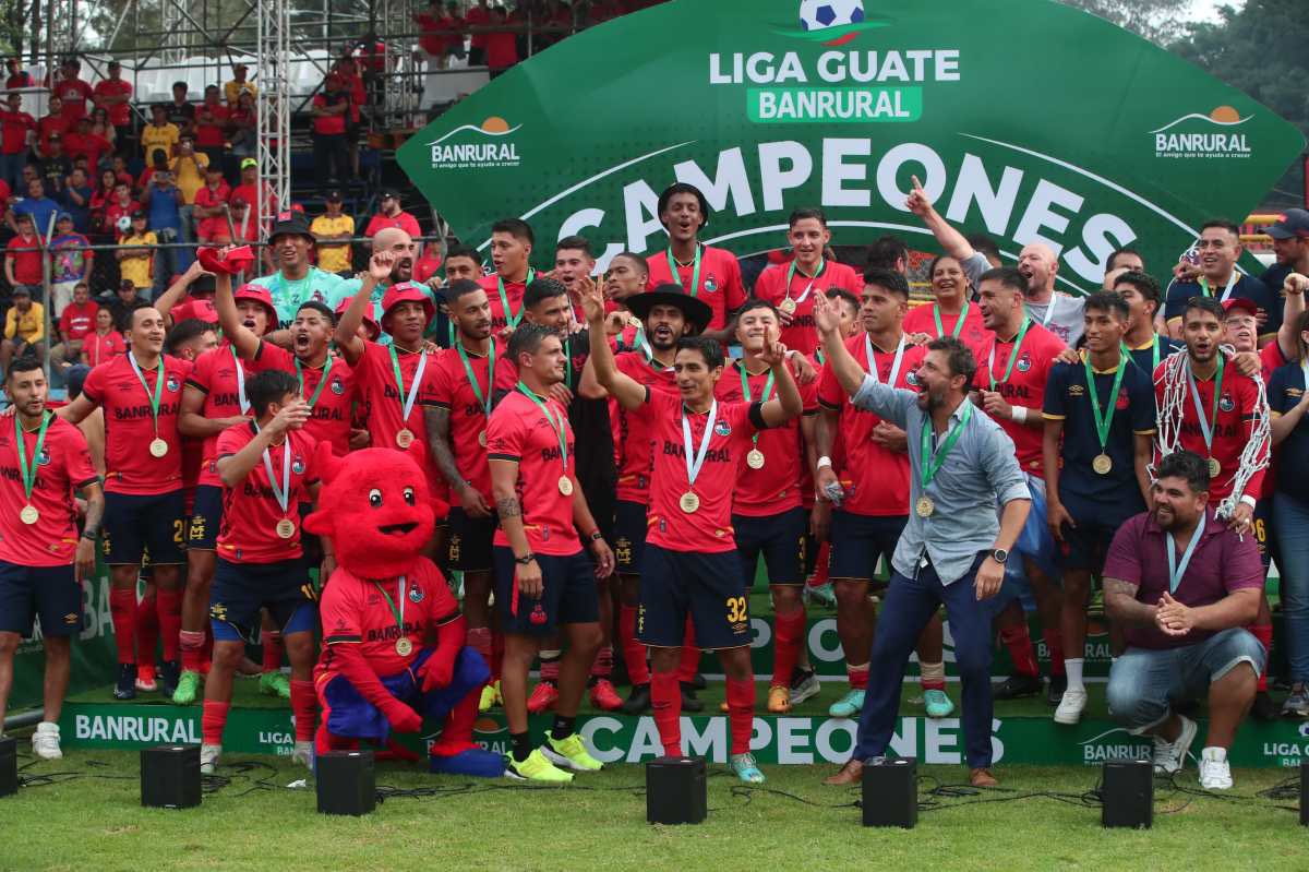 JeffryOqueli's tweet photo. Lo de Municipal en torneos cortos es aplastador😮‍💨🔴🔵

✅El que más finales jugó (disputará la 36)
✅El que más títulos ganó (17 títulos)
✅El que más veces ganó el acumulado (13)

Y en ese mismo periodo
✅El que más títulos internacionales ganó (2)

El mejor club del siglo🔥 https://t.co/MQwa8BLaJI