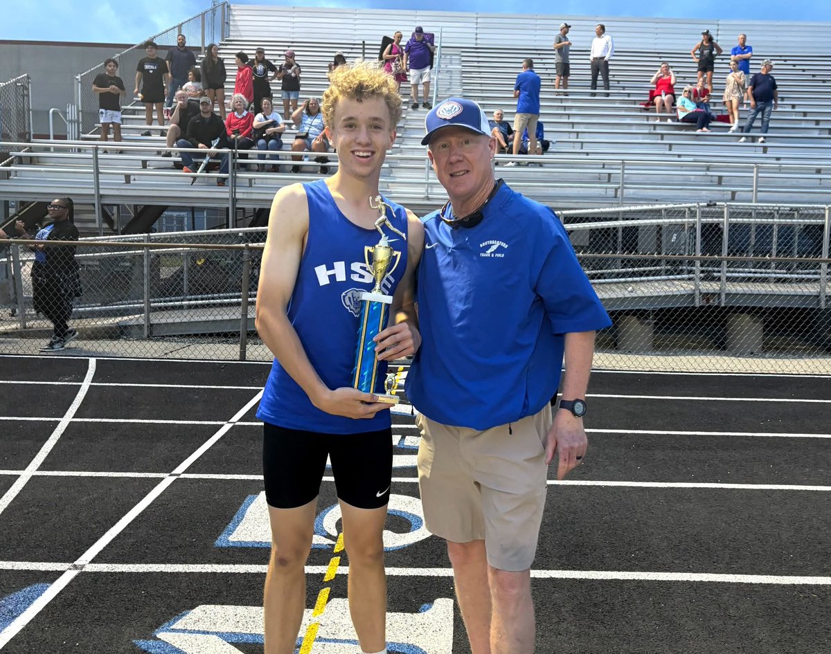 scottcomedy's tweet photo. For the 2nd Straight Year Sam Long brought home the highest scoring athlete at the Hamilton County Track Meet. Best I have ever seen him run. 3 meets left of his high school career. It's about to get crazy. https://t.co/c8remKORV7