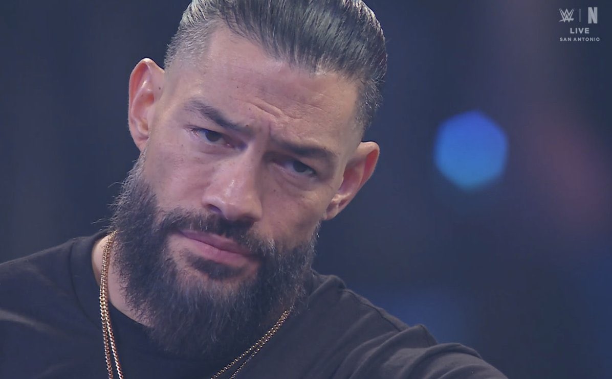 RomanSasha98's tweet photo. 🎶Hey there pretty brown eyes🎶 #25DaysOfRomanReigns 🥰 https://t.co/bzMzHChnN6