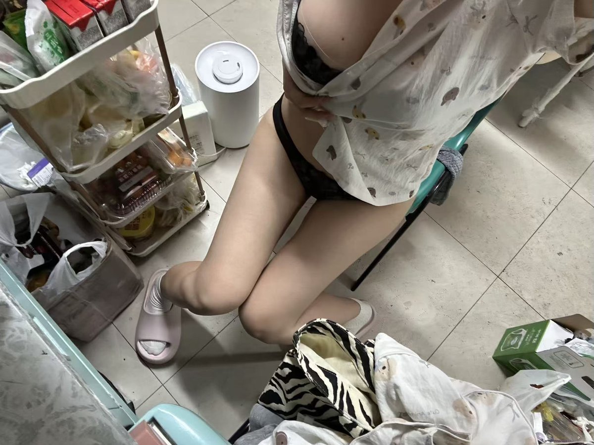 qinghanrage's tweet photo. 小母狗的新内衣 https://t.co/Vht7XFGIxn