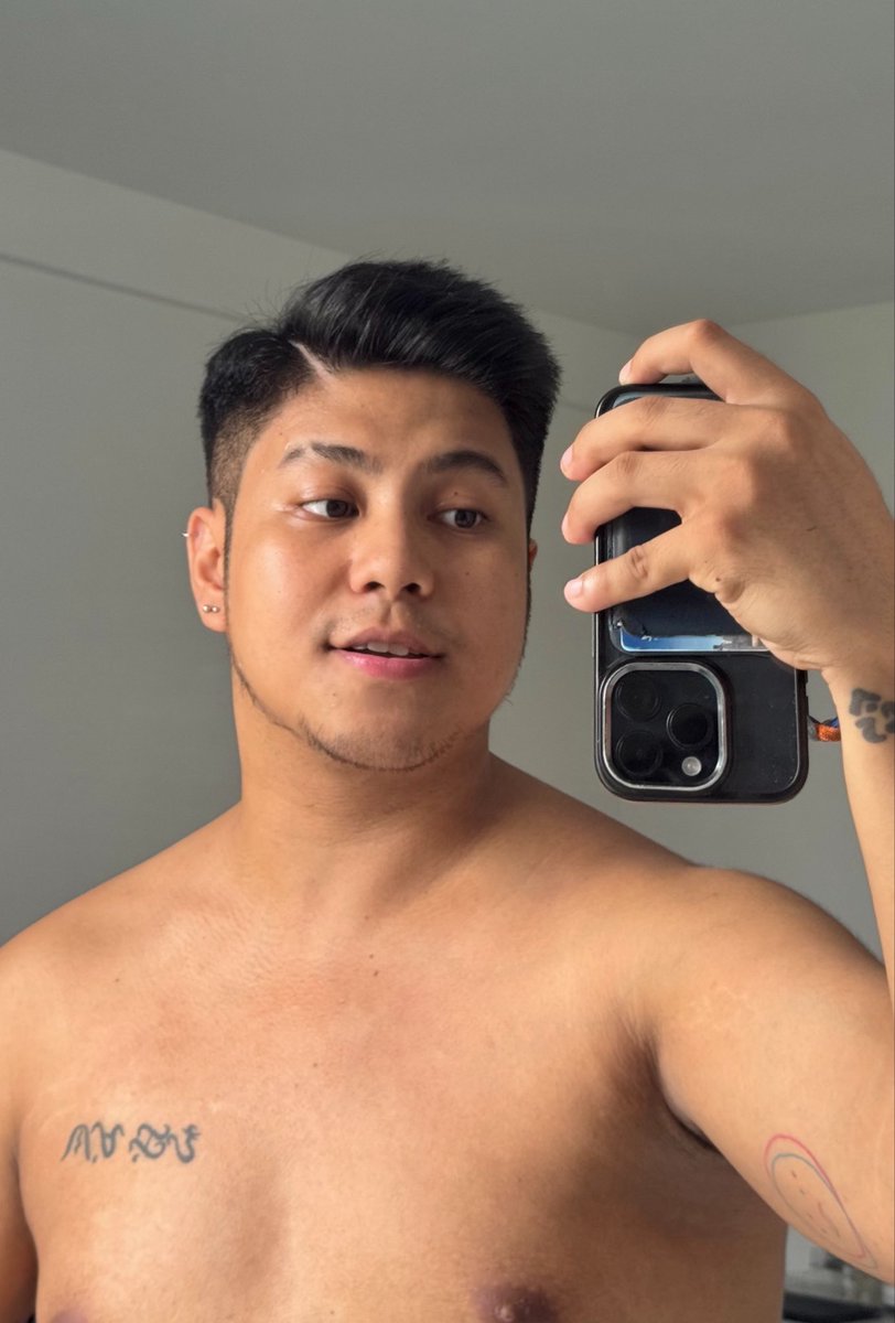 MackeyPan's tweet photo. I got a haircut :> https://t.co/EPw2ReenpB